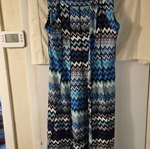 VOIR VOIR Brand  Zigzag Women's Dress Size 8